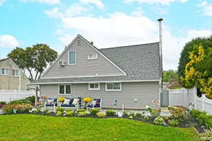 158 Tardy Ln S, Wantagh, NY 11793 - Photo 2