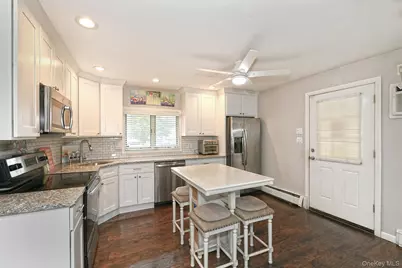 158 Tardy Lane S, Wantagh, NY 11793 - Photo 4