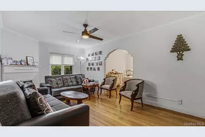 6402 Ellwell Crescent, Rego Park, NY 11374 - Photo 6
