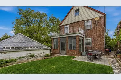 6402 Ellwell Crescent, Rego Park, NY 11374 - Photo 18