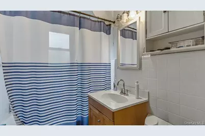 6402 Ellwell Crescent, Rego Park, NY 11374 - Photo 12