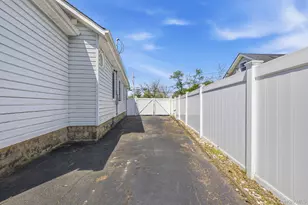 109 Grove Ave, Patchogue, NY 11772 - Photo 24