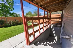683 Broadway, Brentwood, NY 11717 - Photo 14