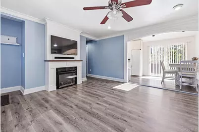 683 Broadway, Brentwood, NY 11717 - Photo 22