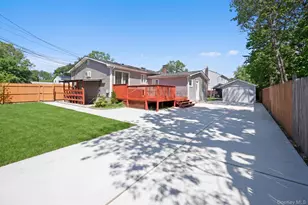 683 Broadway, Brentwood, NY 11717 - Photo 16