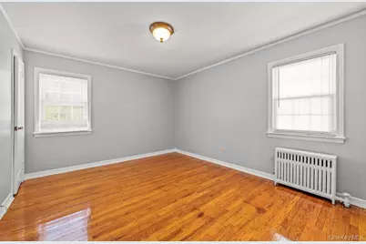 134 E Dover Street, Valley Stream, NY 11580 - Photo 12
