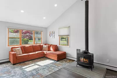 33 Nantucket Drive, Medford, NY 11763 - Photo 4