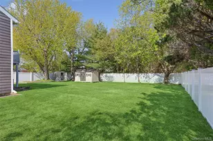 33 Nantucket Dr, Medford, NY 11763 - Photo 20