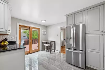 2 Carrigan Avenue, White Plains, NY 10605 - Photo 10