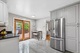2 Carrigan Ave, White Plains, NY 10605 - Photo 10