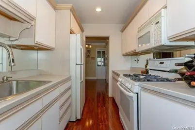 1213 E Broadway #B24, Hewlett, NY 11557 - Photo 10
