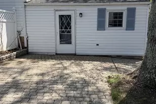 9 Elwin Pl, East Northport, NY 11731 - Photo 2