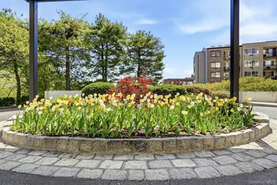 701 Pelham Road #2B, New Rochelle, NY 10805 - Photo 2