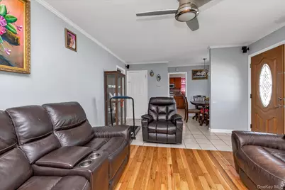 273 Monitor Street, Westbury, NY 11590 - Photo 4