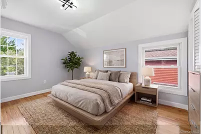 107 E Saint Marks Place, Valley Stream, NY 11580 - Photo 20