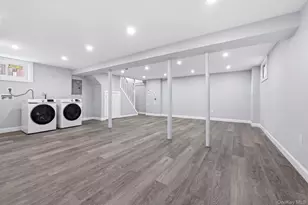107 E St Marks Pl, Valley Stream, NY 11580 - Photo 24