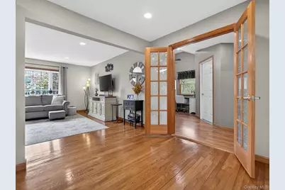 21 Foxcroft Drive, Nanuet, NY 10954 - Photo 8
