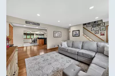 21 Foxcroft Drive, Nanuet, NY 10954 - Photo 6