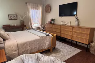 187-18 Hilburn Ave, Saint Albans, NY 11412 - Photo 6