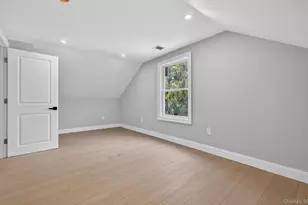 33 Fischer Ave, Islip Terrace, NY 11752 - Photo 10