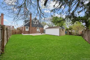 1977 Jackson Ave, Elmont, NY 11003 - Photo 12