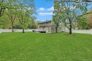 6 Mendolia Ct, Pearl River, NY 10965 - Photo 2
