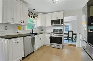 6 Mendolia Ct, Pearl River, NY 10965 - Photo 14