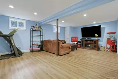 6 Mendolia Court, Pearl River, NY 10965 - Photo 32