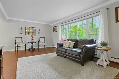 6 Mendolia Court, Pearl River, NY 10965 - Photo 8