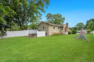 93 Midwood Ave, Nesconset, NY 11767 - Photo 12