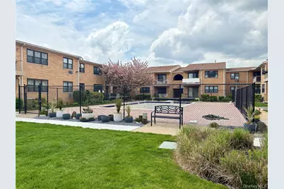 216 Westend Avenue #5B, Freeport, NY 11520 - Photo 12