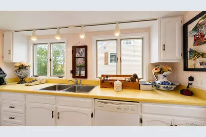 1 Warwick Place, Florida, NY 10921 - Photo 16