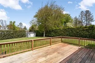 68 W Apollo Dr, Riverhead, NY 11901 - Photo 12