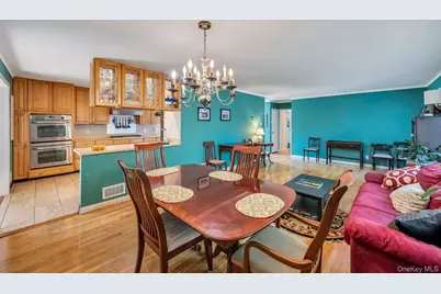 729 Ent Avenue, Westhampton, NY 11978 - Photo 14