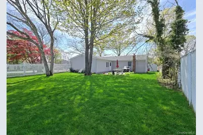 32 Plaza Lane, Selden, NY 11784 - Photo 22