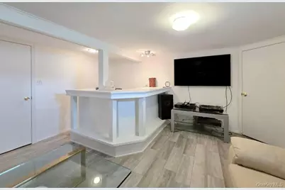 32 Plaza Lane, Selden, NY 11784 - Photo 18