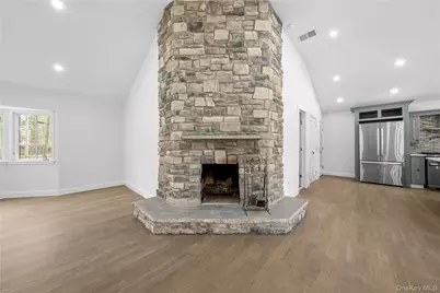 257 Southlawn Avenue, Central Islip, NY 11722 - Photo 8