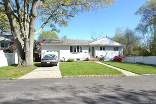 56 Jerome St, Lindenhurst, NY 11757 - Photo 2