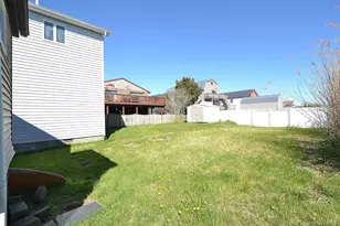 54 Bayview Ave W, Lindenhurst, NY 11757 - Photo 4