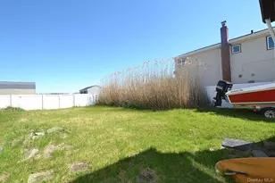 54 Bayview Ave W, Lindenhurst, NY 11757 - Photo 6