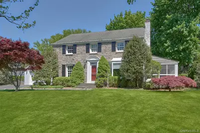 71 Heatherbloom Road, White Plains, NY 10605 - Photo 2