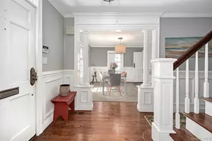 71 Heatherbloom Rd, White Plains, NY 10605 - Photo 8