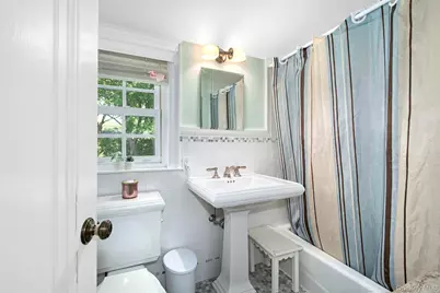 71 Heatherbloom Road, White Plains, NY 10605 - Photo 18