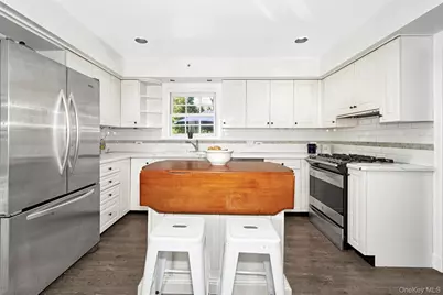 71 Heatherbloom Road, White Plains, NY 10605 - Photo 12