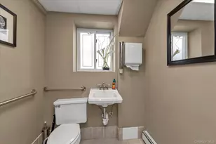 2461 Merrick Ave, Merrick, NY 11566 - Photo 26