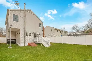54 5th St, Ronkonkoma, NY 11779 - Photo 4