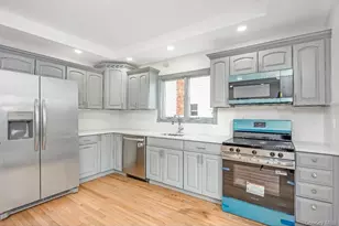 54 5th St, Ronkonkoma, NY 11779 - Photo 16