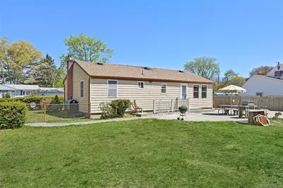 140 Poplar Street, Central Islip, NY 11722 - Photo 6