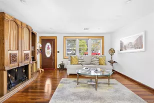 140 Poplar St, Central Islip, NY 11722 - Photo 8