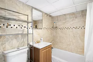 140 Poplar St, Central Islip, NY 11722 - Photo 16